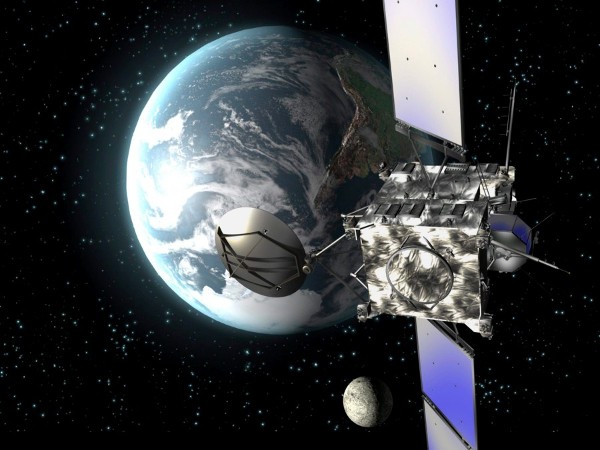Una animación hecha por ordenador y facilitada por la Estación Espacial Europea (ESA) muestra la sonda Rosetta acercándose a la Tierra antes de continuar su seguimiento del cometa Churyumov-Gerasimenko.