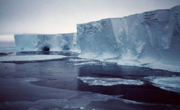 Vista sin fechar del morro del glaciar Mertz en la Antártida.