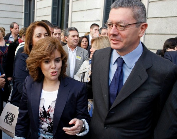 La portavoz del PP en el Congreso, Soraya Sáenz de Santamaría, y el alcalde de Madrid, Alberto Ruiz-Gallardón.