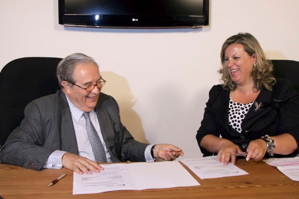 El alcalde de Las Palmas de Gran Canaria, Jerónimo Saavedra, y la consejera de Turismo del ejecutivo regional, Rita Martín.