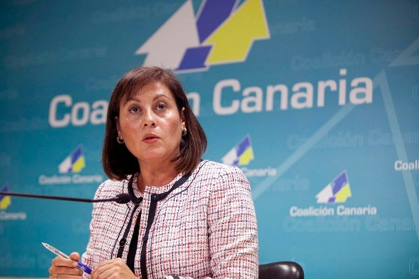 La presidenta de Coalición Canaria, Claudina Morales, tras la reunión del Comité Permanente de Coalición Canaria, en la sede de CC de Santa Cruz de Tenerife, para analizar la ruptura del pacto de gobernabilidad entre CC y PP.