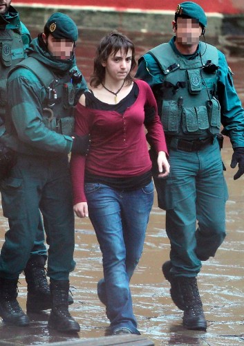 Itsaso Urteaga, la mujer detenida hoy en Zarautz por su presunta relación con ETA y que es pareja de Iraitz Guesalaga, arrestado en Francia.
