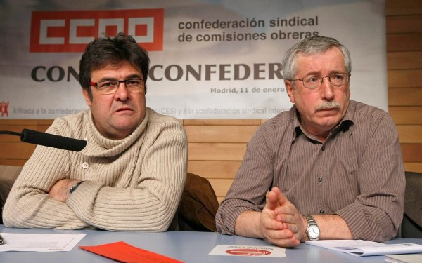 El secretario general de CC.OO, Ignacio Fernández Toxo (d), y el secretario general de Extremadura, Julián Carretero.