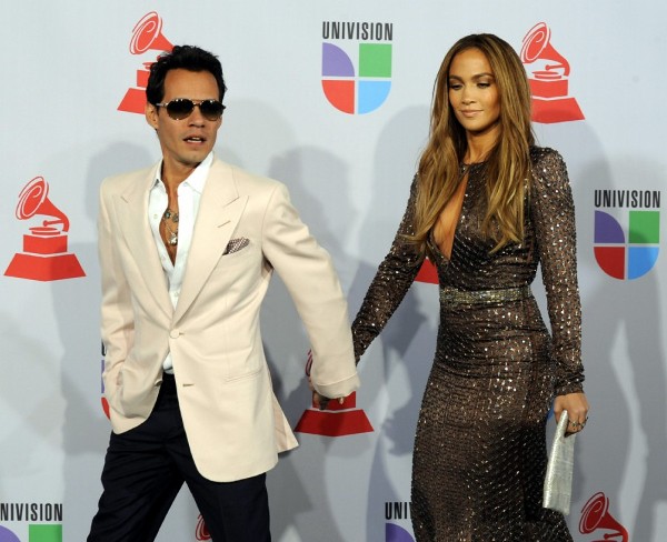 El cantante Marc Anthony y su esposa, Jennifer Lopez.