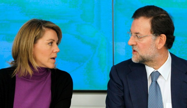 El líder del Partido Popular (PP), Mariano Rajoy, junto a la secretaria general del partido, María Dolores de Cospedal.