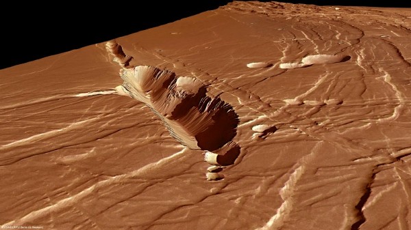 Contrastes de luces y sombras observados en la superficie de Marte.
