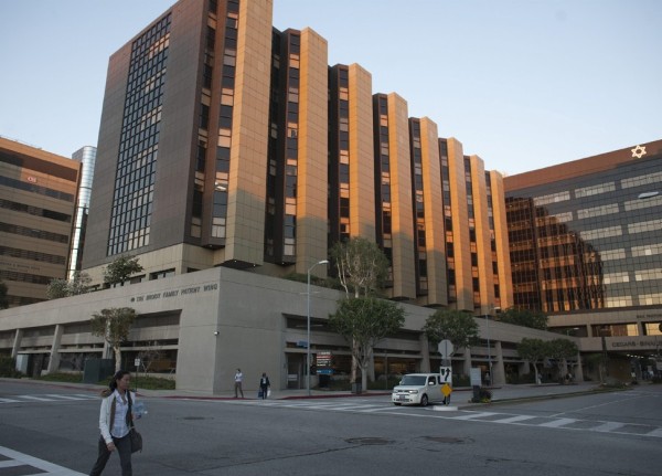 Vista del Centro Médico Cedar Sinai en Beverly Hils, California .