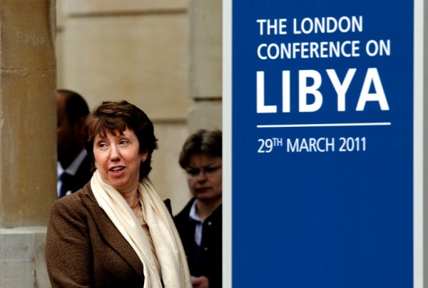 La jefa de la diplomacia de la Unión Europea, Catherine Ashton, a su llegada a la Conferencia de Londres sobre Libia.