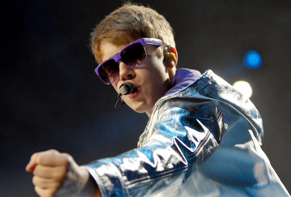El ídolo juvenil Justin Bieber durante el concierto que ha ofrecido dentro de la gira 