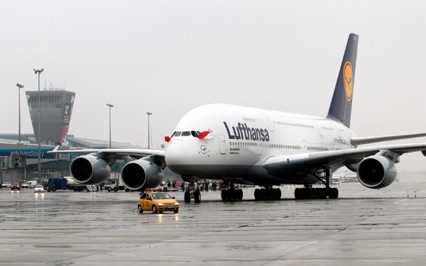 Un avión de pasajeros Airbus A380, el más grande del mundo.