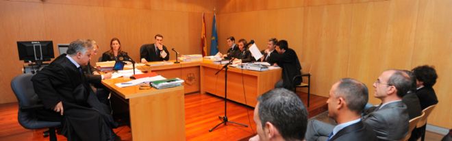 El abogado del arquitecto Santiago Calatrava ha aportado hoy un certificado médico para justificar la ausencia de su defendido en el juicio.