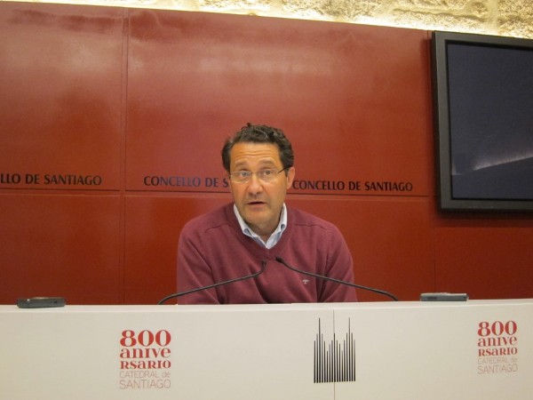 El alcalde de Santiago en funciones, Xosé Sánchez Bugallo, ha señalado este viernes que la protesta de los indignados 