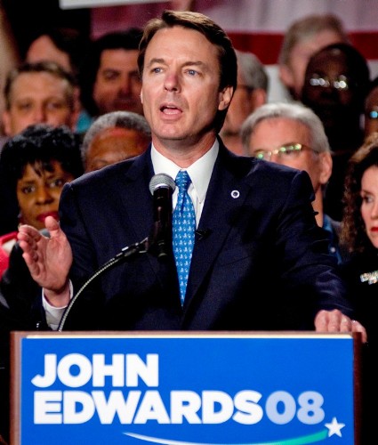 Una imagen de archivo fechada en enero de 2008 muestra al senador por Carolina del Norte, John Edwards.