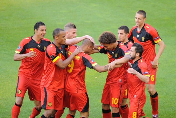 Los internacionales belgas celebran el primer gol ante Turquia.