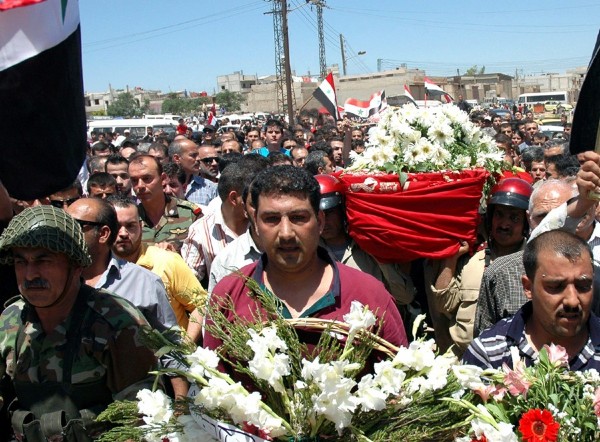 Funeral por el policía Mohamed Ibrahim al-Alí en Homsa, Siria.