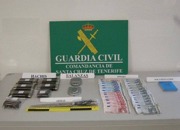 La Guardia Civil desarticula un punto de venta de drogas en La Gomera El Equipo de Policía Judicial de la Guardia Civil de San Sebastián de La Gomera.