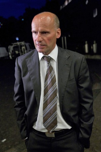 Geir Lippestad, abogado el presunto autor de los atentados de Noruega Anders Behring Breivik, a las puertas de la central de la policía.
