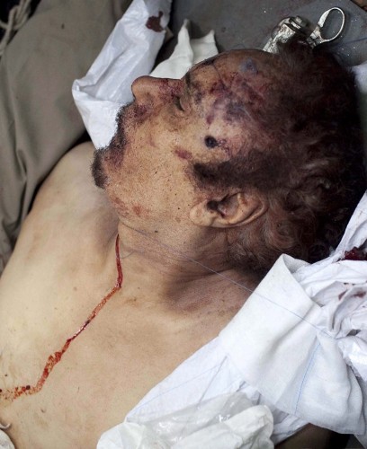 El cadáver del exlíder libio.