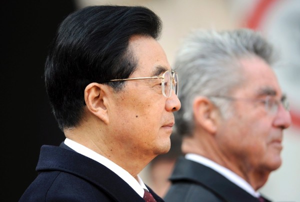 El presidente austriaco, Heinz Fischer (dcha), y su homólogo chino, Hu Jintao.