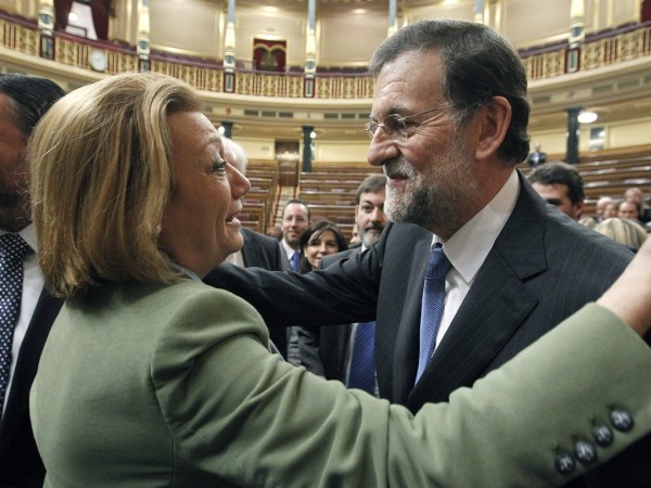 La presidenta de Aragón, Luisa Fernanda Rudi, felicita al líder del PP.