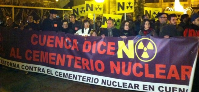 Imagen de archivo de personas concentradas en Cuenca contra la instalación del Almacén Temporal Centralizado (ATC) de residuos nucleares.