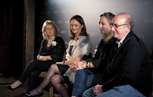 De izquierda a derecha, Letty Aronson, hermana de Woody Allen y productora de su película 