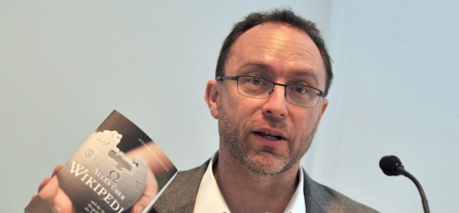 Fotografía de archivo del 12 de octubre de 2011 que muestra al fundador de Wikipedia, Jimmy Wales.