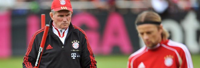 El entrenador del Bayern Munich Jupp Heynckes (i) y el jugador Anatoliy Tymoshchuk.