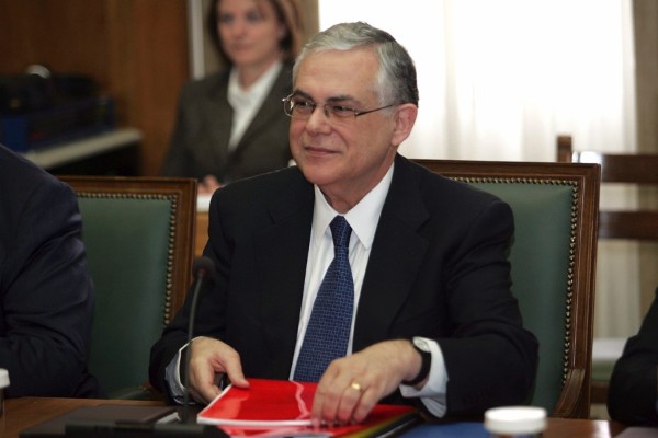 El primer ministro heleno, Lukás Papadimos.
