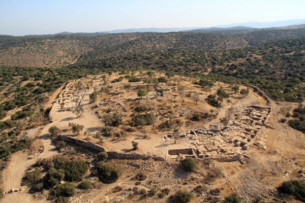 Imagen facilitada el pasado 22 de julio de 2011 por la universidad hebrea de Jerusalén que muestra el yacimiento arqueológico de Khirbet Qeiyafa.