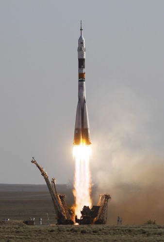 Vista del lanzamiento de la nave rusa Soyuz TMA-04M.