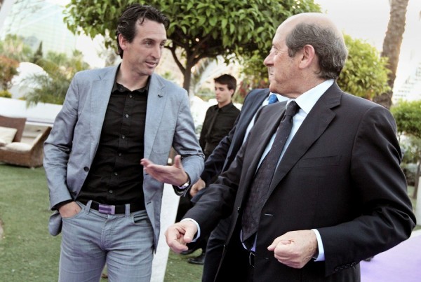 El presidente del Valencia CF, Manuel Llorente (d) y el entrenador, Unai Emery.