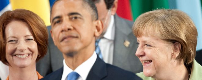 El presidente de Estados Unidos, Barack Obama, junto a la canciller de Alemania, Angela Merkel (d), y la primera ministra de Australia, Julia Gallard (i).