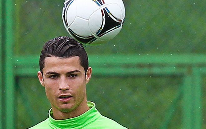 El futbolista portugués Cristiano Ronaldo durante un entrenamiento de su selección.