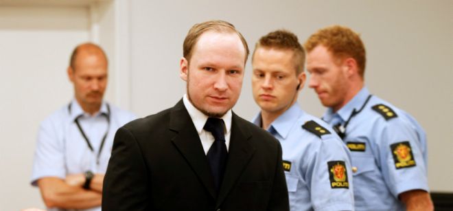 Anders Behring Breivk durante la audiencia en la corte de Oslo, Noruega.