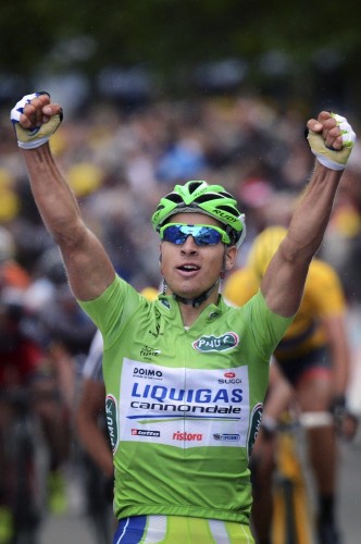 El ciclista eslovaco Peter Sagan del Liquigas-Cannondale celebra su victoria.