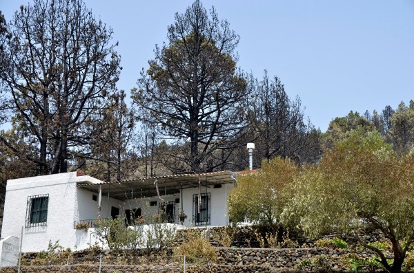 Una vivienda que se vió afectada por las llamas.