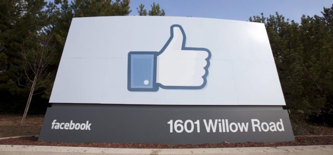 Fotografía de archivo del 31 de enero de 2012 donde se ve un área de la sede principal de Facebook en Menlo Park (EEUU).