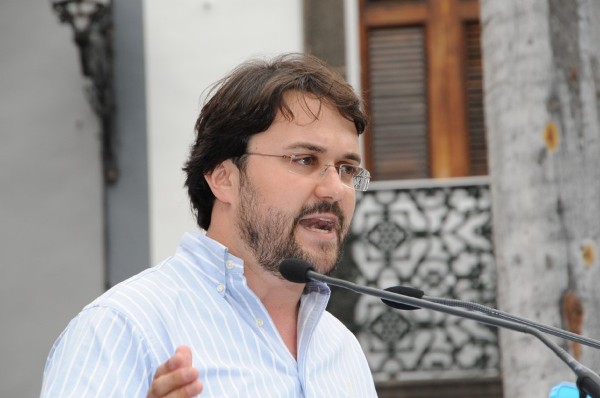 2010 Asier Antona .El secretario general del PP canario, Asier Antona, emplaza al presidente del Gobierno de Canarias, Paulino Rivero, a dejar a un lado las 