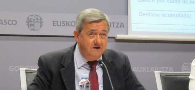 El Consejero de Economía, Carlos Aguirre.