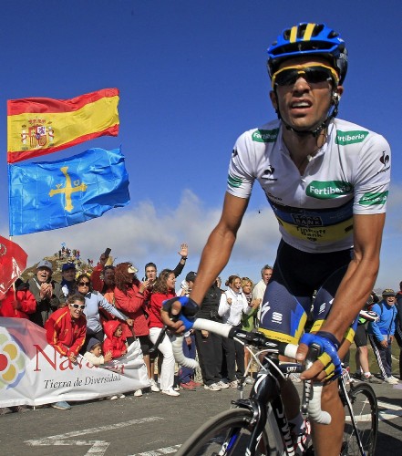 Alberto Contador en el ultimo kilometro de accensión al Cuitu Negru.