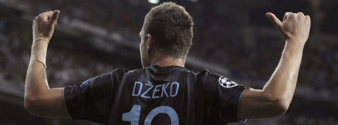 Edin Dzeko celebra el primer gol del equipo inglés.