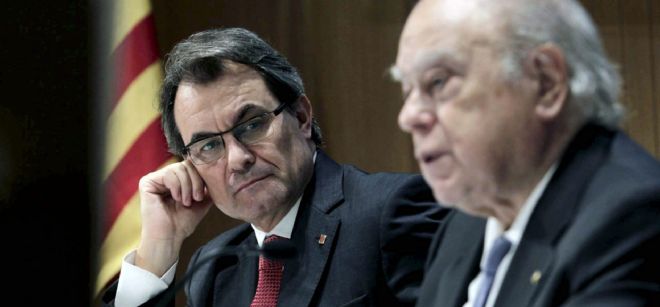 El presidente de la Generalitat, Artur Mas (i), junto al expresidente Jordi Pujol (d).