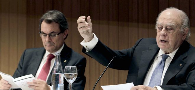 El presidente de la Generalitat, Artur Mas (i), junto al expresidente Jordi Pujol (d).