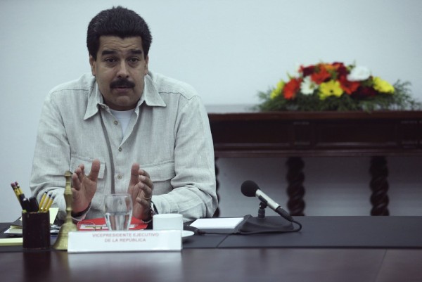 Nicolás Maduro, liderando una reunión extraordinaria del consejo de ministros en Caracas (Venezuela). .