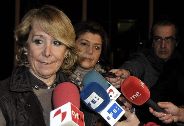 La presidenta del PP de Madrid, Esperanza Aguirre (i).