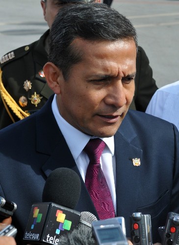 El presidente de Perú Ollanta Humala ofrece declaraciones a periodistas a su llegada el viernes 11 de enero del 2013, al aeropuerto internacional José Martí en La Habana (Cuba). 