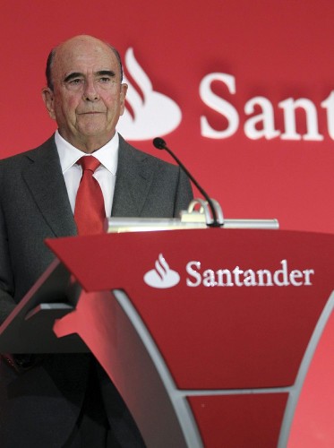 El presidente del Banco Santander, Emilio Botín, durante su intervención en la presentacíón hoy de resultados de la entidad.