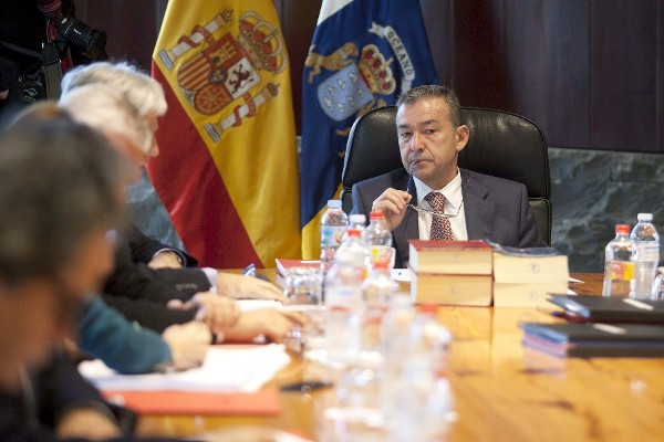 El presidente del Gobierno de Canarias, Paulino Rivero, presidió hoy el Consejo de Gobierno del Ejecutivo canario celebrado en Santa Cruz de Tenerife.