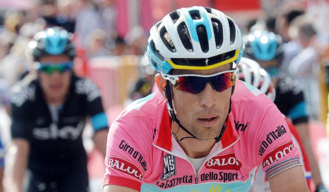 El ciclista italiano del Astana, Vincenzo Nibali, líder de la clasificación.